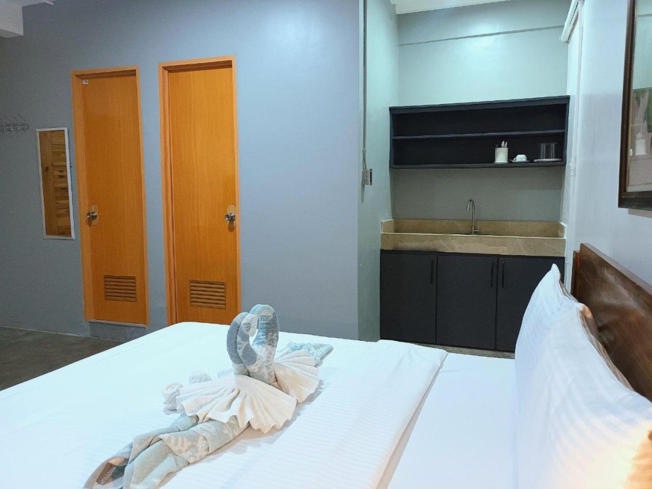 Av Suites Puerto Galera Exteriér fotografie