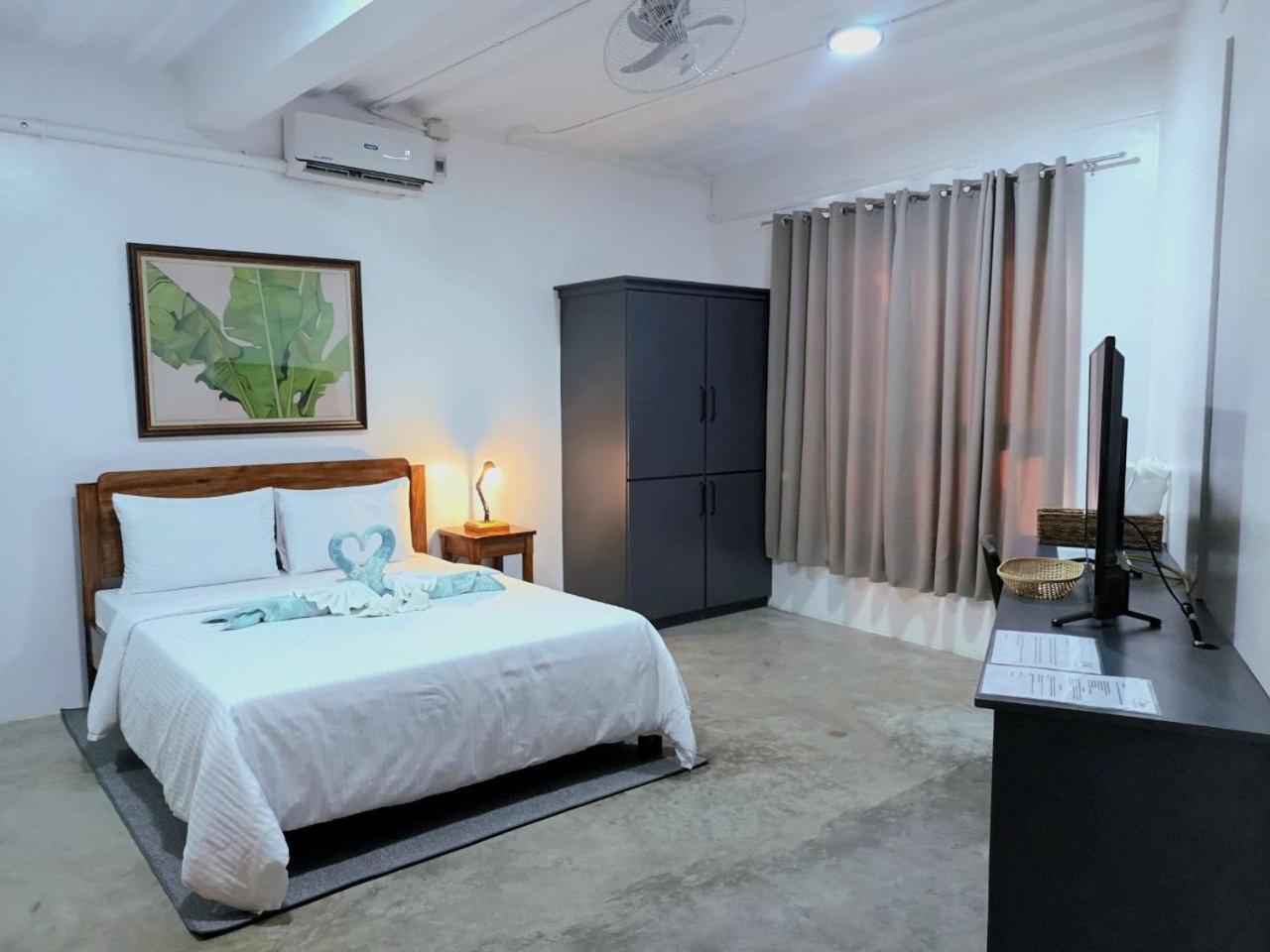 Av Suites Puerto Galera Exteriér fotografie