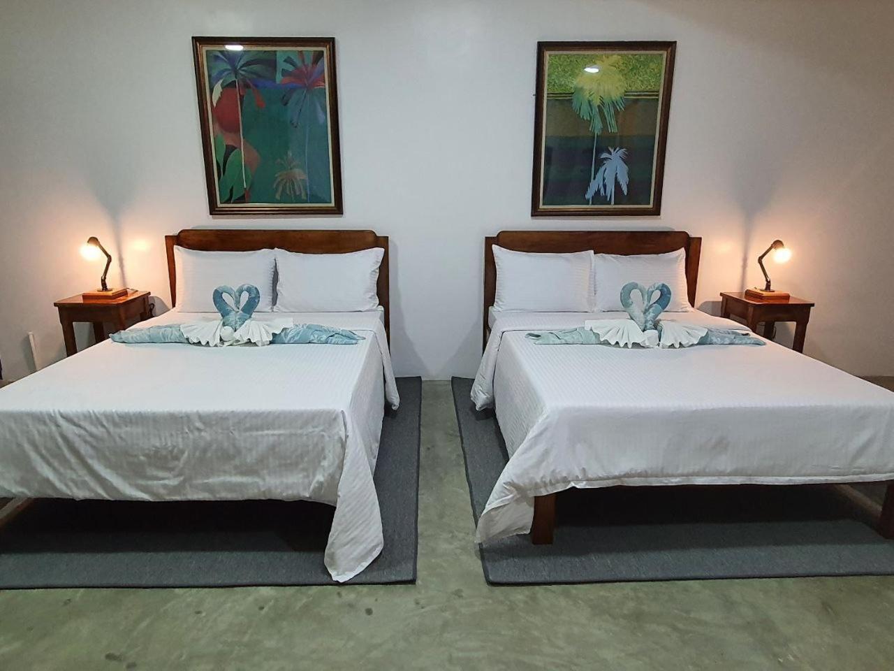 Av Suites Puerto Galera Exteriér fotografie