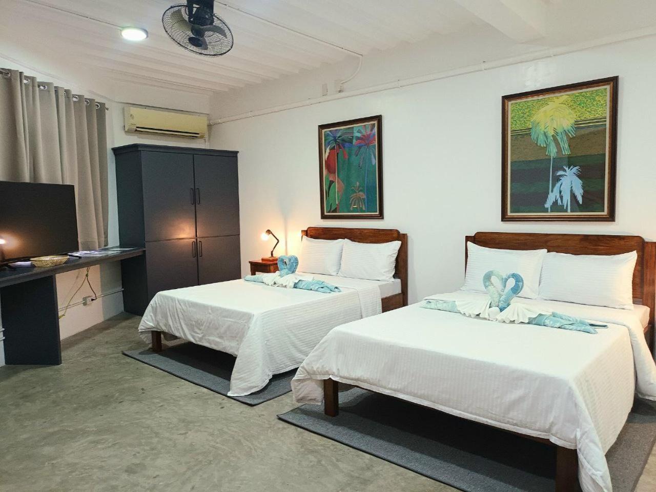 Av Suites Puerto Galera Exteriér fotografie