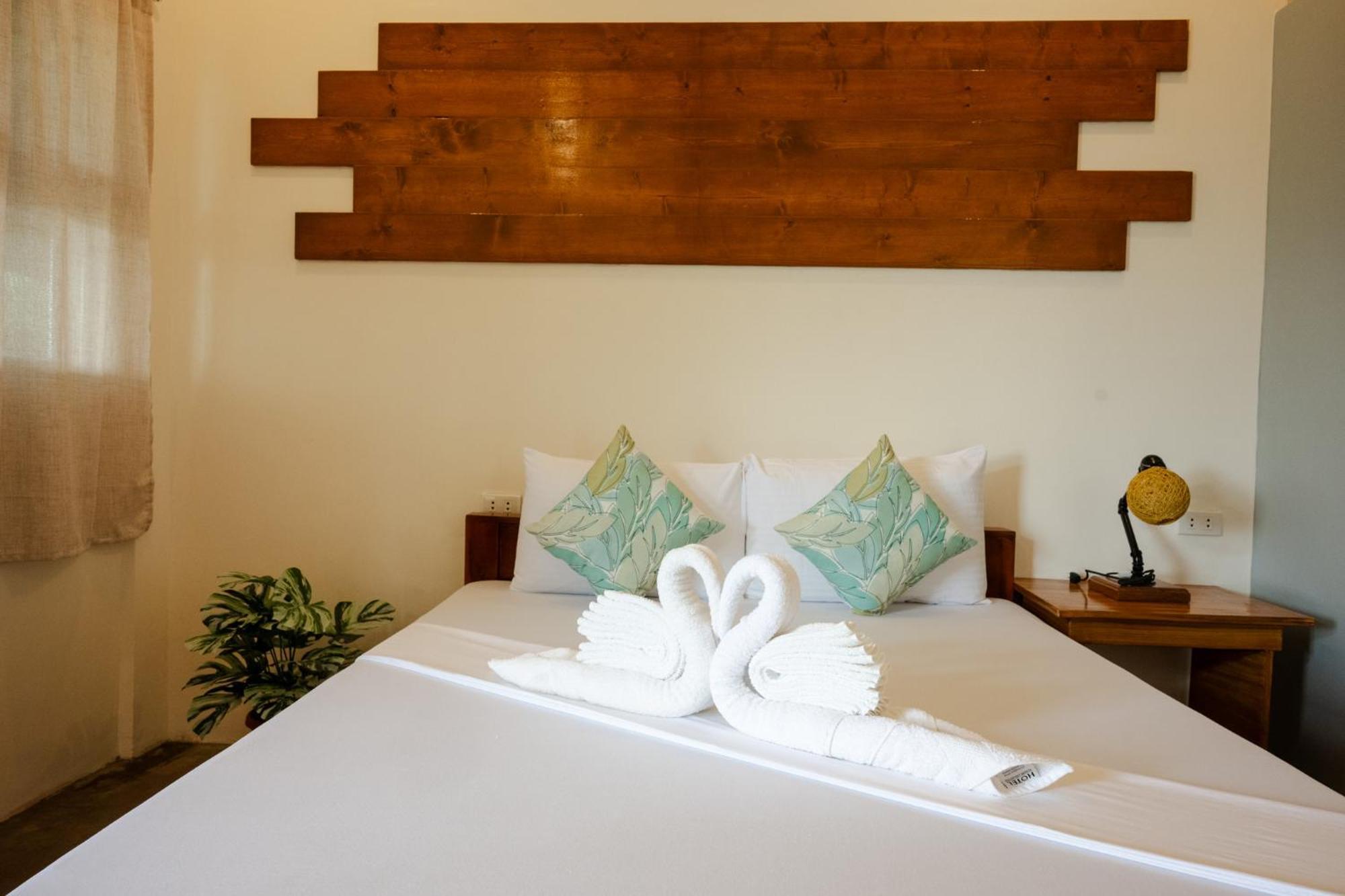 Av Suites Puerto Galera Exteriér fotografie