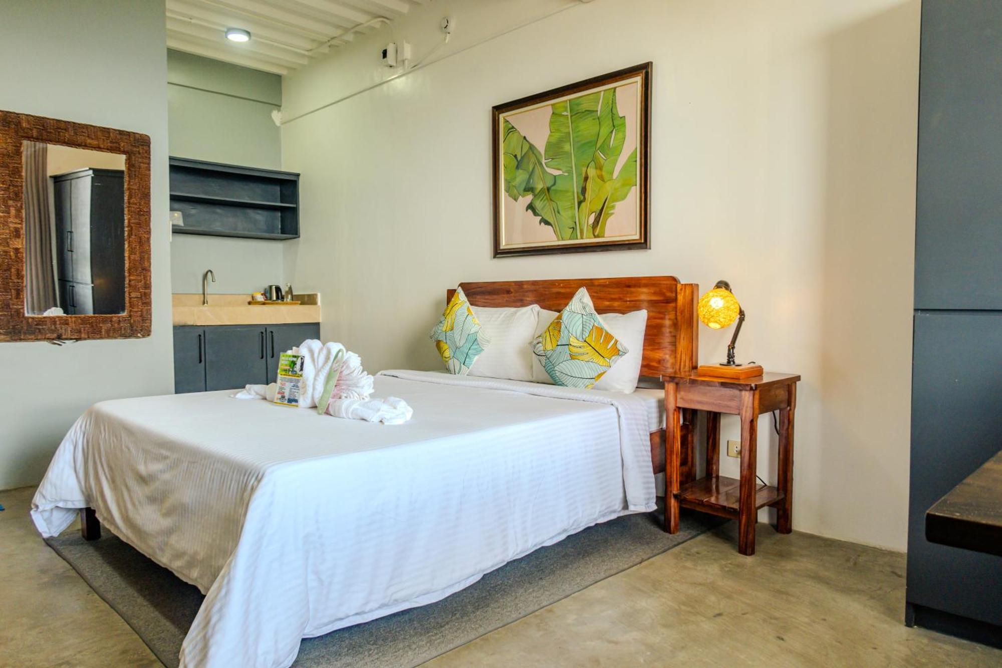 Av Suites Puerto Galera Exteriér fotografie